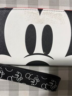 Black & White Character Zip Wallet - Women's Wristlet